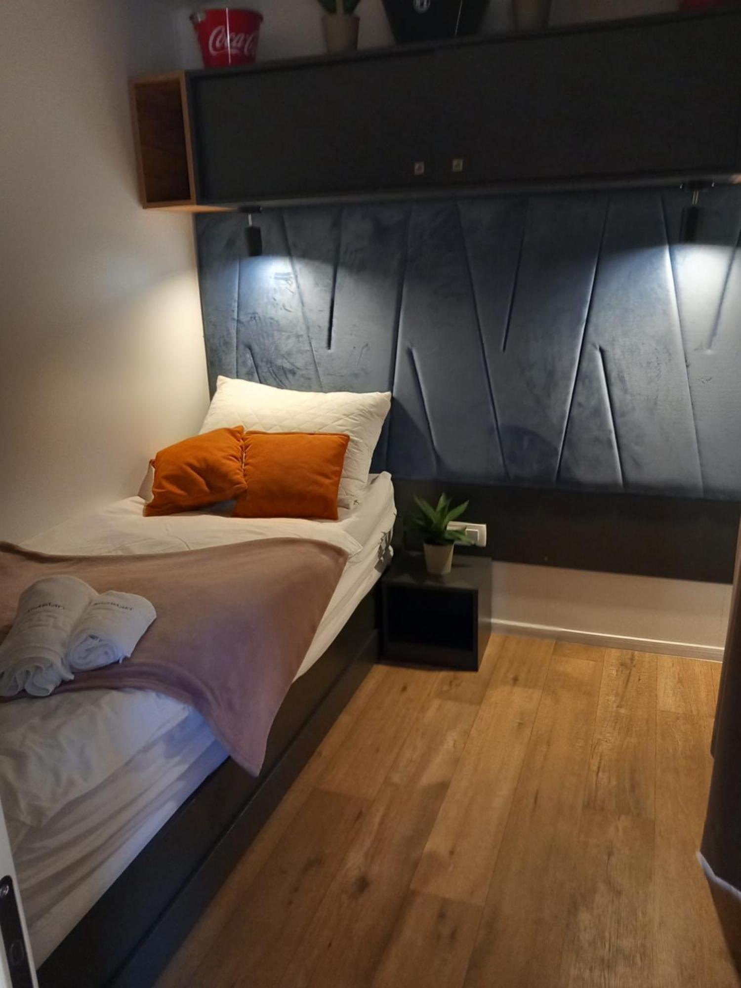 Mobile Home Anamari Biograd Na Moru Eksteriør bilde